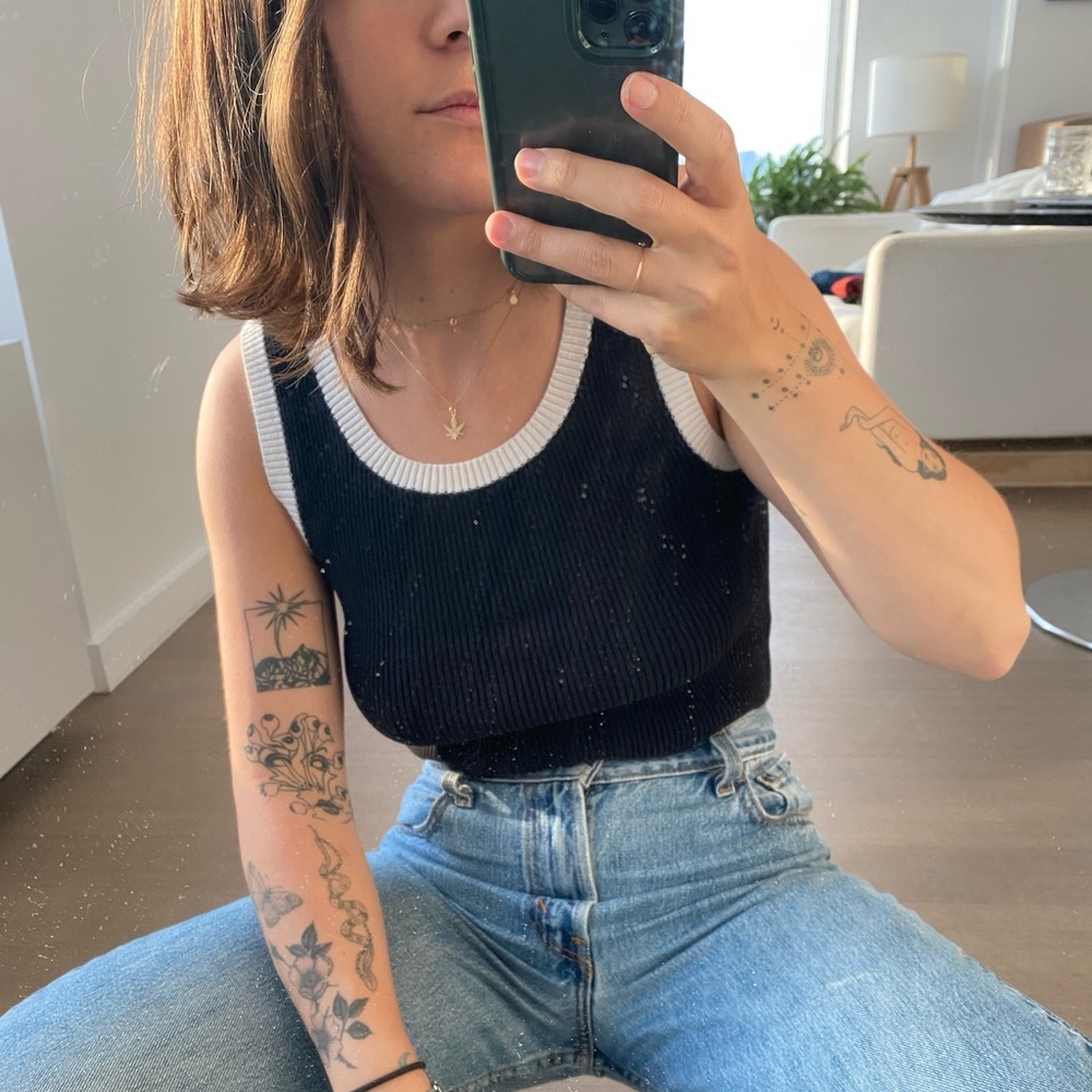 black & white crop top